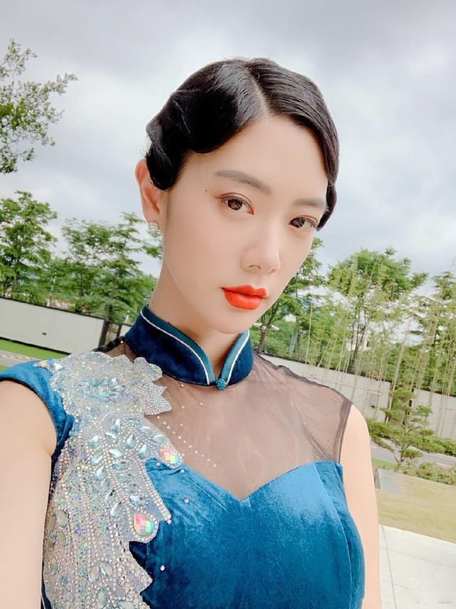 霓虹舞池